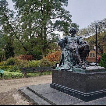 Lincoln Park Conservatory - A statue - Parks Near Me - Chicago, Illinois