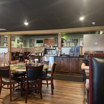 Gahanna Grill - Inside of restaurant - Burgers Near Me - Gahanna, Ohio
