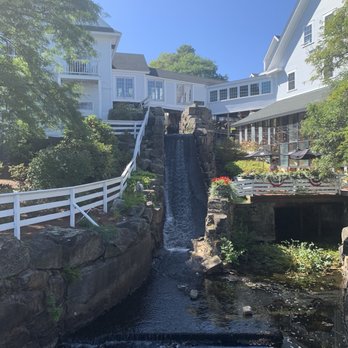 Mill Falls Marketplace - Shopping Centers Near Me - Meredith, New Hampshire