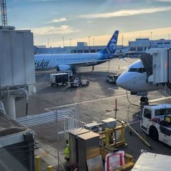 Alaska Airlines - Alaska Airlines @ SeaTac