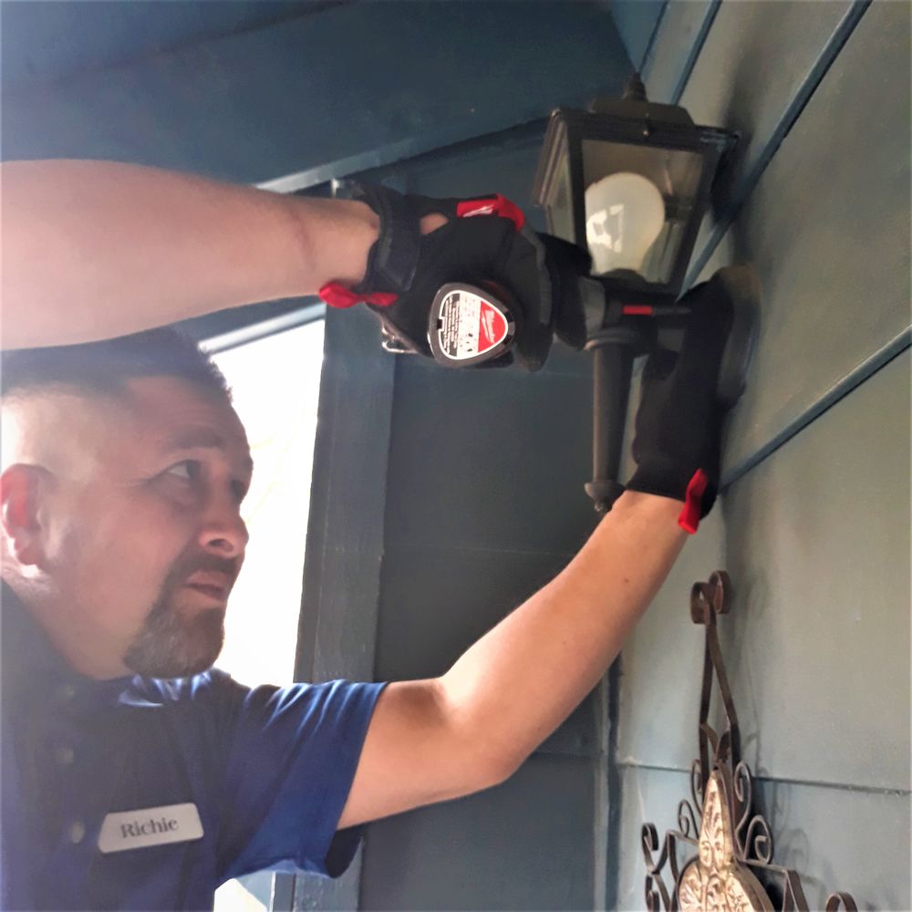 Slide of Richard M Aguilar III - Handyman Services