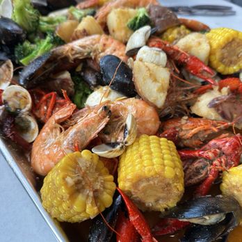 Mama's Crawfish & Seafood House - Combo V - Seafood Near Me - Seattle, Washington