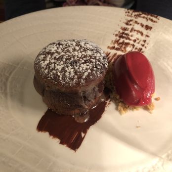 Divinis - Lava cake - Italian Near Me - Prague, Puerto Rico