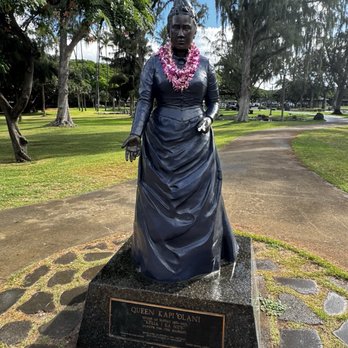 Queen Kapi'olani Statue - Public Art Near Me - Honolulu, Hawaii