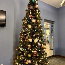Morrow, Lai and Kitterman Tulsa Children’s Dentistry - Christmas tree decor