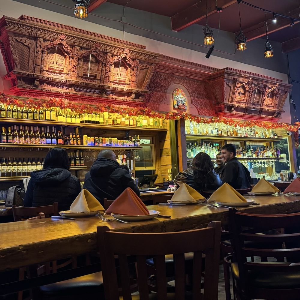 Tipsy Yeti Restaurant & Bar - Inside bar - Sports Bars Near Me - Berkeley, California Tipsy Yeti Restaurant & Bar - Inside bar - Sports Bars Near Me - Berkeley, California