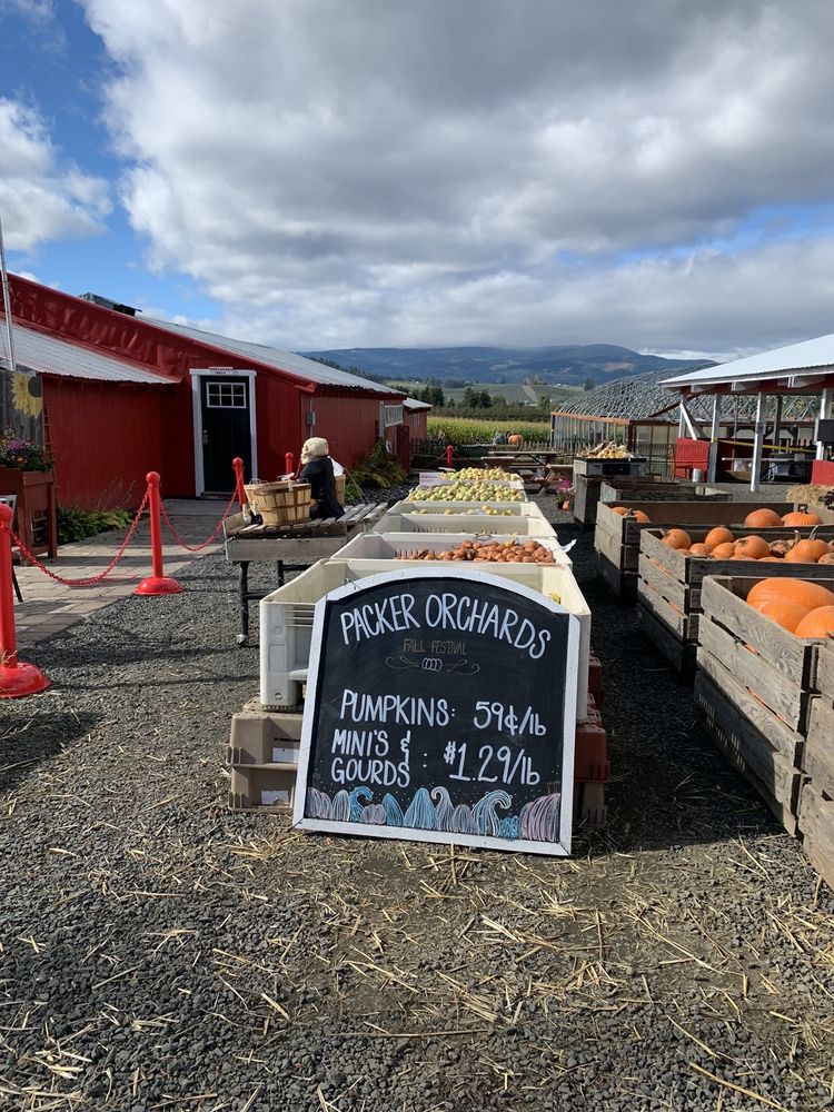 PACKER ORCHARDS & FARM PLACE Updated September 2024 21 Photos & 12