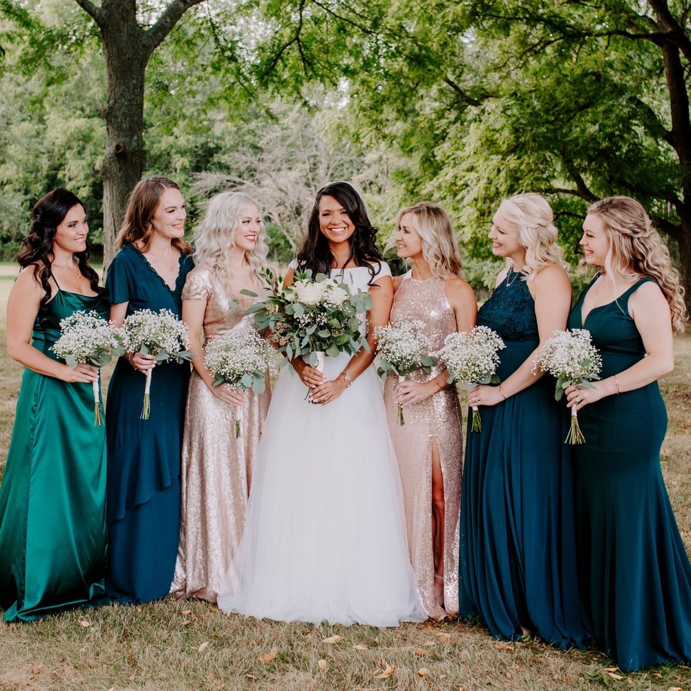 Villa on Verona - The bridesmaids and the gorgeous grounds. - Venues & Event Spaces Near Me - Marshall, Michigan Villa on Verona - The bridesmaids and the gorgeous grounds. - Venues & Event Spaces Near Me - Marshall, Michigan