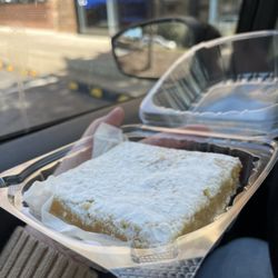 Honeysuckle Biscuits & Bakery - Lemon square