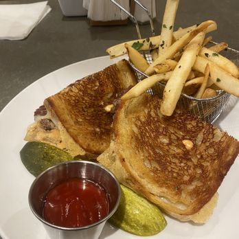 Friedman's - New American Near Me - New York, New York