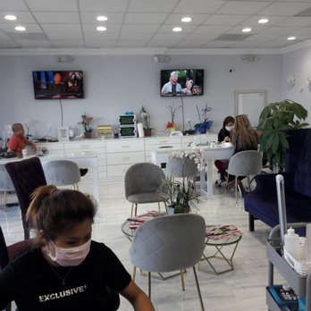 Nail Studio by Andrew - Clean, Chic Salon - Nail Salons Near Me - Carson, California