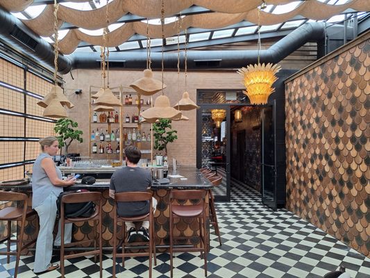 Hiro Bar Izakaya by null