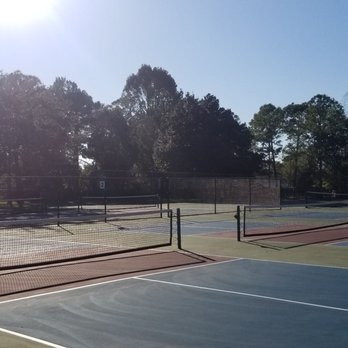 Lee P Moore Park - Tennis court. - Parks Near Me - Sanford, Florida