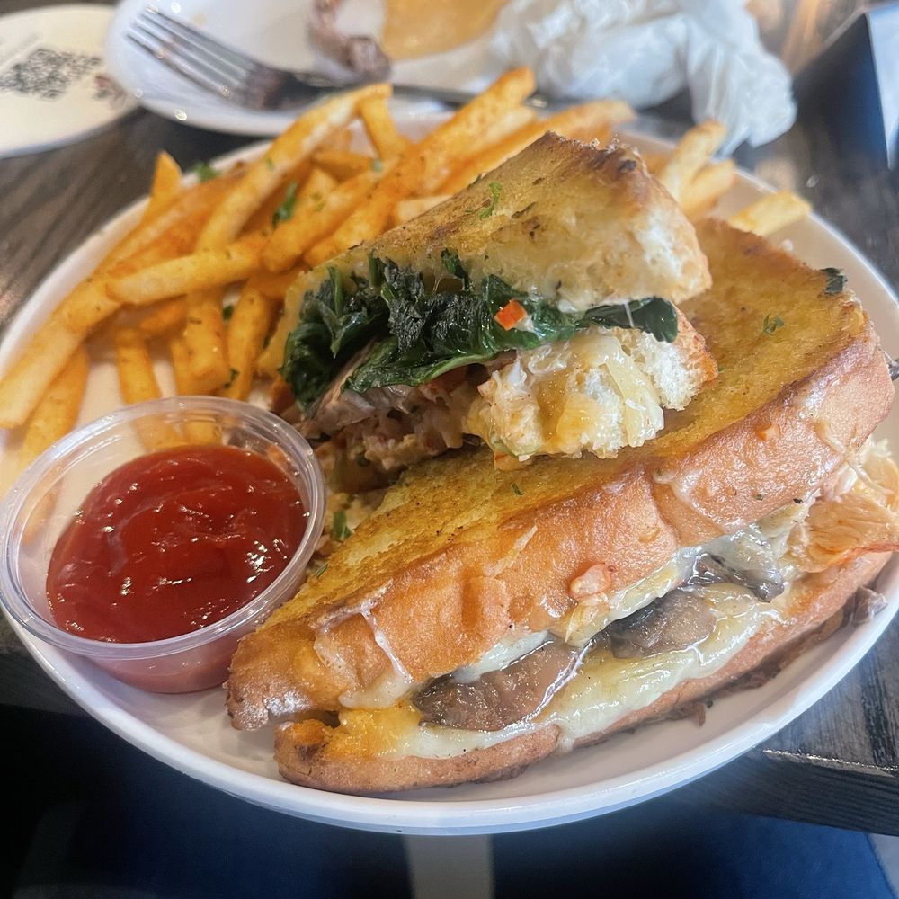 Gocha's Tapas Bar - Lobster Grilled Cheese - Tapas Bars Near Me - Atlanta, Georgia Gocha's Tapas Bar - Lobster Grilled Cheese - Tapas Bars Near Me - Atlanta, Georgia