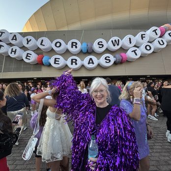 Caesars Superdome - Stadiums & Arenas Near Me - New Orleans, Louisiana
