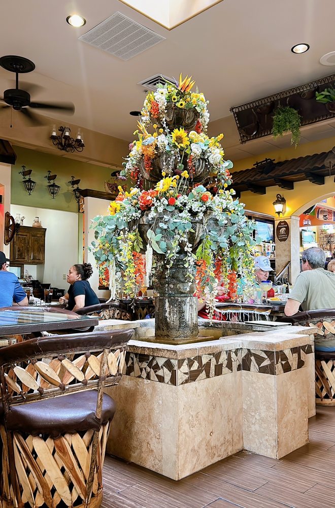 Lindo Mexico Grill & Seafood