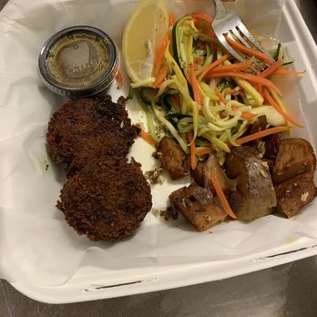 Lily's Seafood - Crispy Maryland Crab Cake Dinner - Breweries Near Me - Royal Oak, Michigan