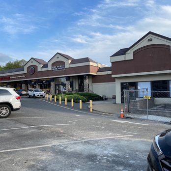 Fine Wine & Good Spirits - Premium Collection - parking lot - Beer, Wine & Spirits Near Me - Drexel Hill, Pennsylvania Fine Wine & Good Spirits - Premium Collection - parking lot - Beer, Wine & Spirits Near Me - Drexel Hill, Pennsylvania
