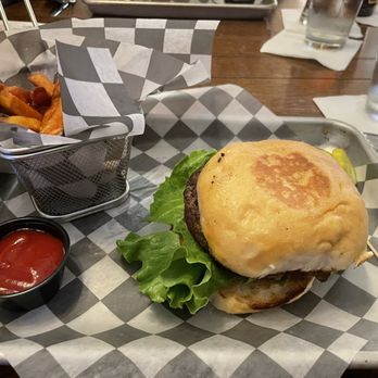 Sarah’s On the Square - Burger with sweet potato fries - American Near Me - Gainesville, Texas Sarah’s On the Square - Burger with sweet potato fries - American Near Me - Gainesville, Texas