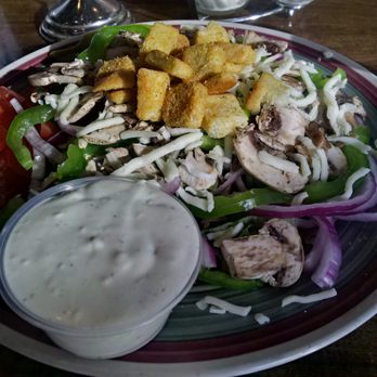 Lamppost Pizza - Vegetarian salad - Pizza Near Me - Vista, California