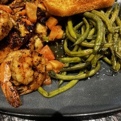 Walk-On's Sports Bistreaux - Midland - Tuscan blackened chicken, with mashed potatoes, and Texas green beans. Deeeeeeelicious