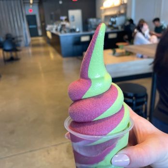 Bôn Tea House - Blackberry x Matcha Swirl - Cafes Near Me - Centreville, Virginia