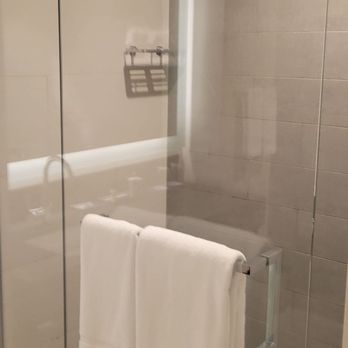 Hyatt Regency Seattle - Shower - Hotels Near Me - Seattle, Washington Hyatt Regency Seattle - Shower - Hotels Near Me - Seattle, Washington