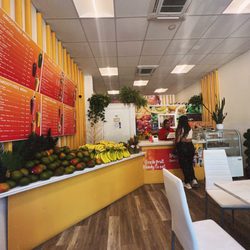 Mr. Mango's - Inside