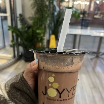 Joy Yee Noodle - Chocolate milk tea with tapioca boba - Chinese Near Me - Chicago, Illinois