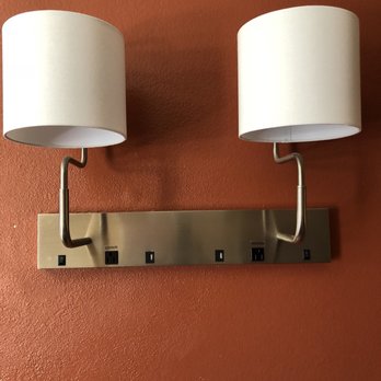Surfside Inn - USB lamps . - Hotels Near Me - Redondo Beach, California