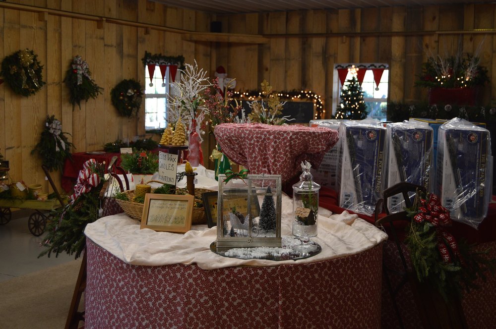 DON’S TREE FARM Updated September 2024 143 Photos 6396 Hickman Rd