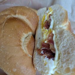 Koni's Broadway Kafe