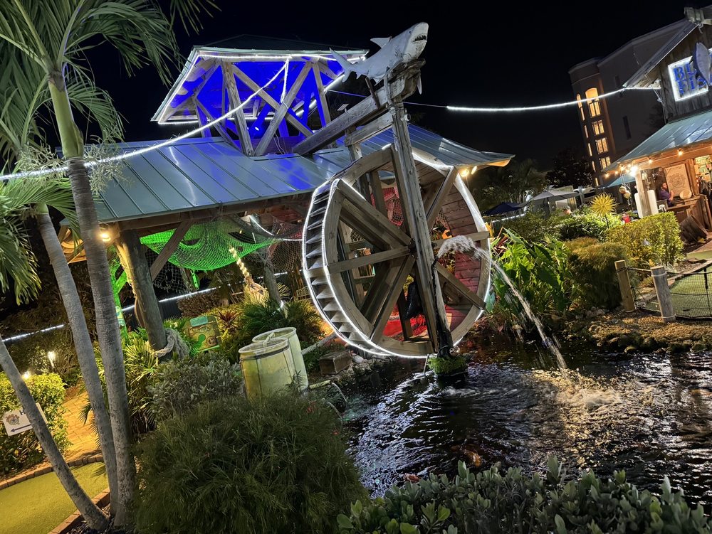 THE FISH HOLE Updated October 2024 46 Photos & 25 Reviews 8111