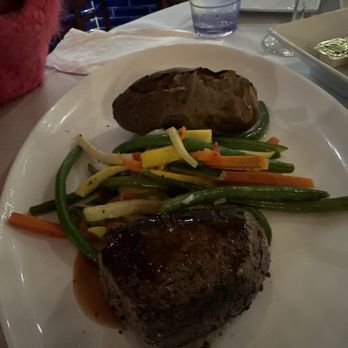 The Oar Steak & Seafood Grille - Filet mignon always excellent - Seafood Near Me - Patchogue, New York
