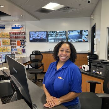 A-1 Self Storage - Lina was so helpful! - Self Storage Near Me - Oakland, California