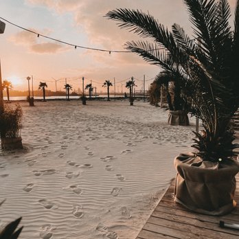 Lankenauer Höft - Die schönsten Sonnenuntergänge Bremens - Beach Bars Near Me - Bremen, HB Lankenauer Höft - Die schönsten Sonnenuntergänge Bremens - Beach Bars Near Me - Bremen, HB