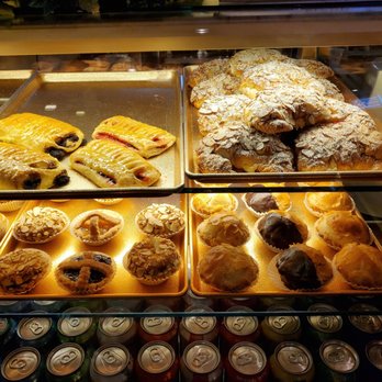 DeLillo Pastry Shop - Pastries - Bakeries Near Me - Bronx, New York