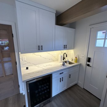 Expo Home Design & Remodeling - a kitchen - General Contractors Near Me - Studio City, California Expo Home Design & Remodeling - a kitchen - General Contractors Near Me - Studio City, California