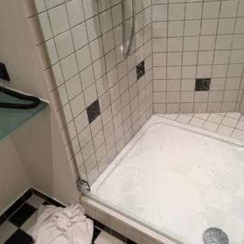 INNSIDE Frankfurt - main shower - Hotels Near Me - Frankfurt, HE