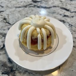 White Chocolate Raspberry Cake