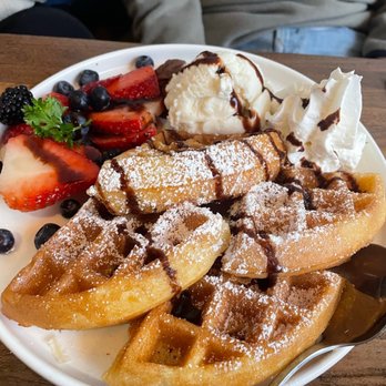 Lapisara Eatery - Belgiam Waffle - Breakfast & Brunch Near Me - San Francisco, California Lapisara Eatery - Belgiam Waffle - Breakfast & Brunch Near Me - San Francisco, California