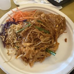 pad thai with chicken
