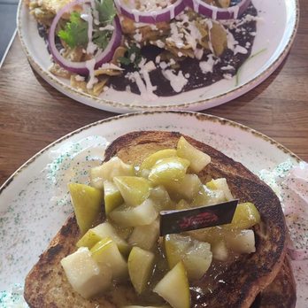 Madres Brunch - Chilango omelet and apple French toast - Breakfast & Brunch Near Me - Bellflower, California Madres Brunch - Chilango omelet and apple French toast - Breakfast & Brunch Near Me - Bellflower, California