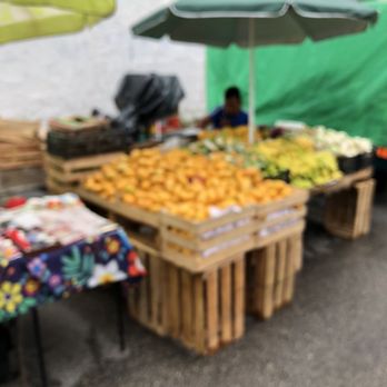 Tianguis de la 100 - Fruits - Farmers Market Near Me - Cancún, ROO