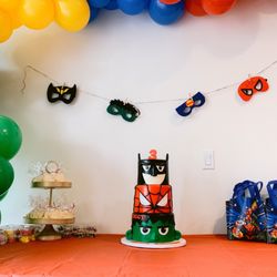 Creative Cakes By Helen - Superhero birthday cake