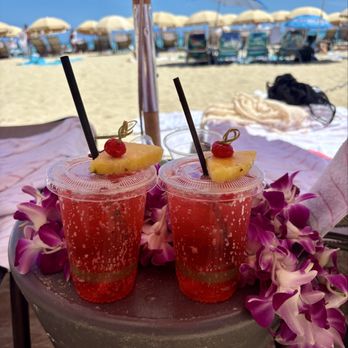 Mai Tai Bar - Shirley temples - Cocktail Bars Near Me - Honolulu, Hawaii