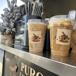 Café Bombón and one of their holiday drinks, Apple Butter Latte.