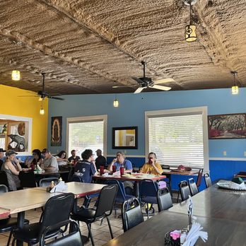 El Potosino - Dining room - Mexican Near Me - San Augustine, Texas El Potosino - Dining room - Mexican Near Me - San Augustine, Texas