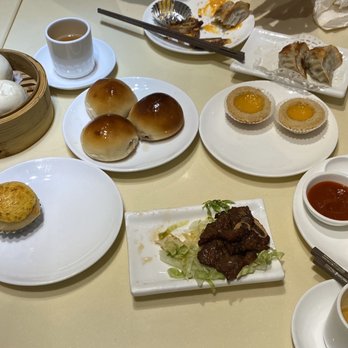 Minghin Cuisine - The spread - Dim Sum Near Me - Naperville, Illinois Minghin Cuisine - The spread - Dim Sum Near Me - Naperville, Illinois