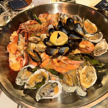Carversteak - Hot seafood platter - Steakhouses Near Me - Las Vegas, Nevada Carversteak - Hot seafood platter - Steakhouses Near Me - Las Vegas, Nevada